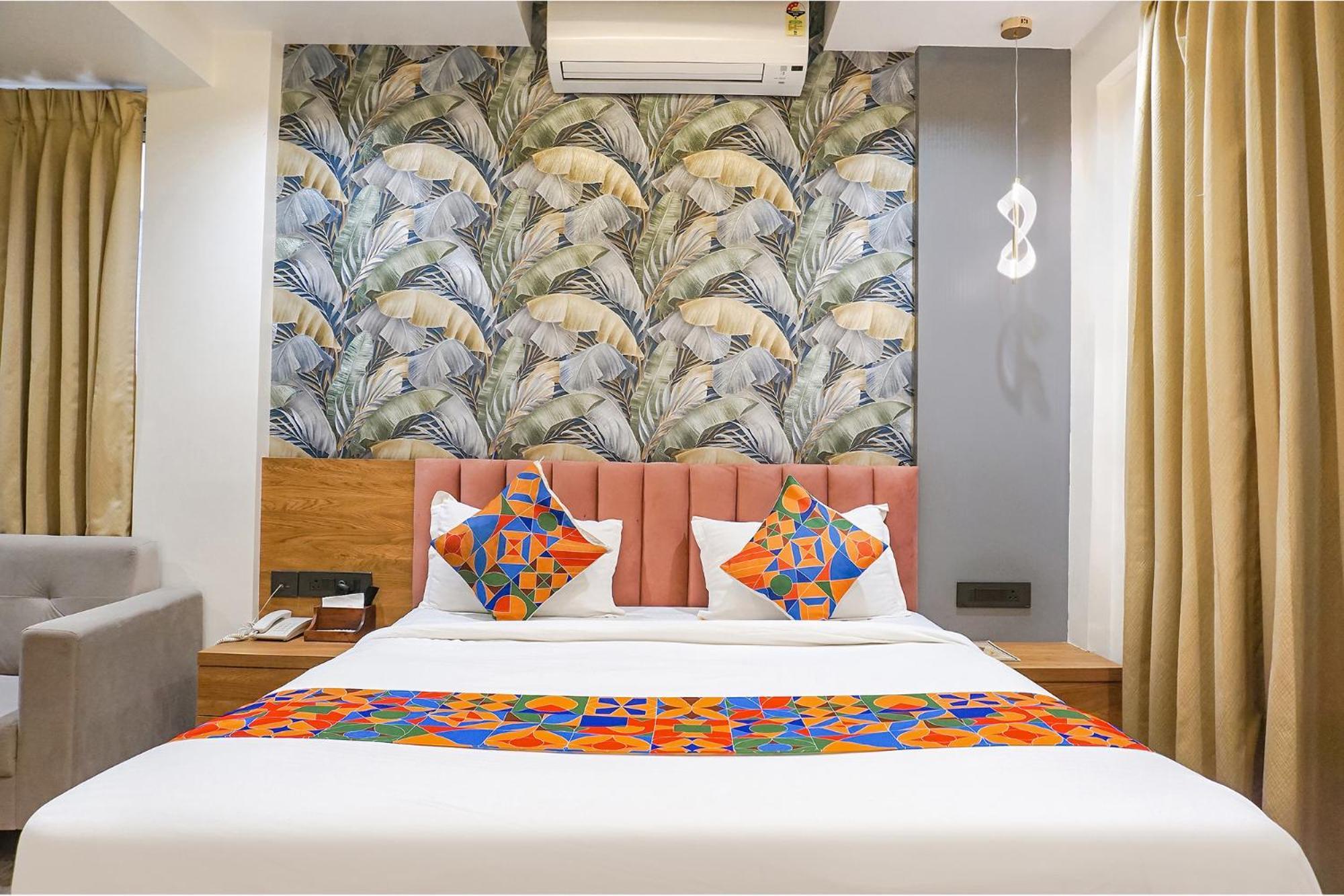 Fabhotel Prime Shourya Residency - Nr Maharshi Karve Museum Pune Exteriör bild