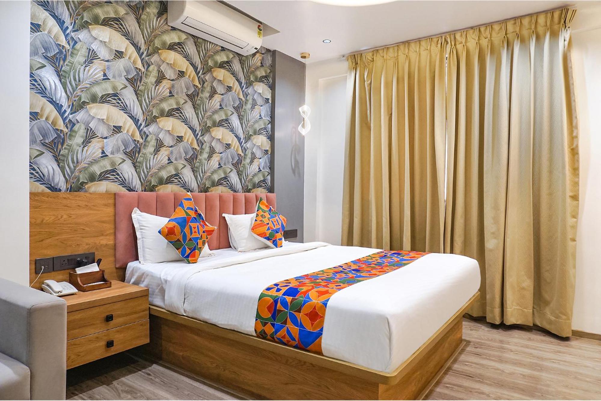 Fabhotel Prime Shourya Residency - Nr Maharshi Karve Museum Pune Exteriör bild