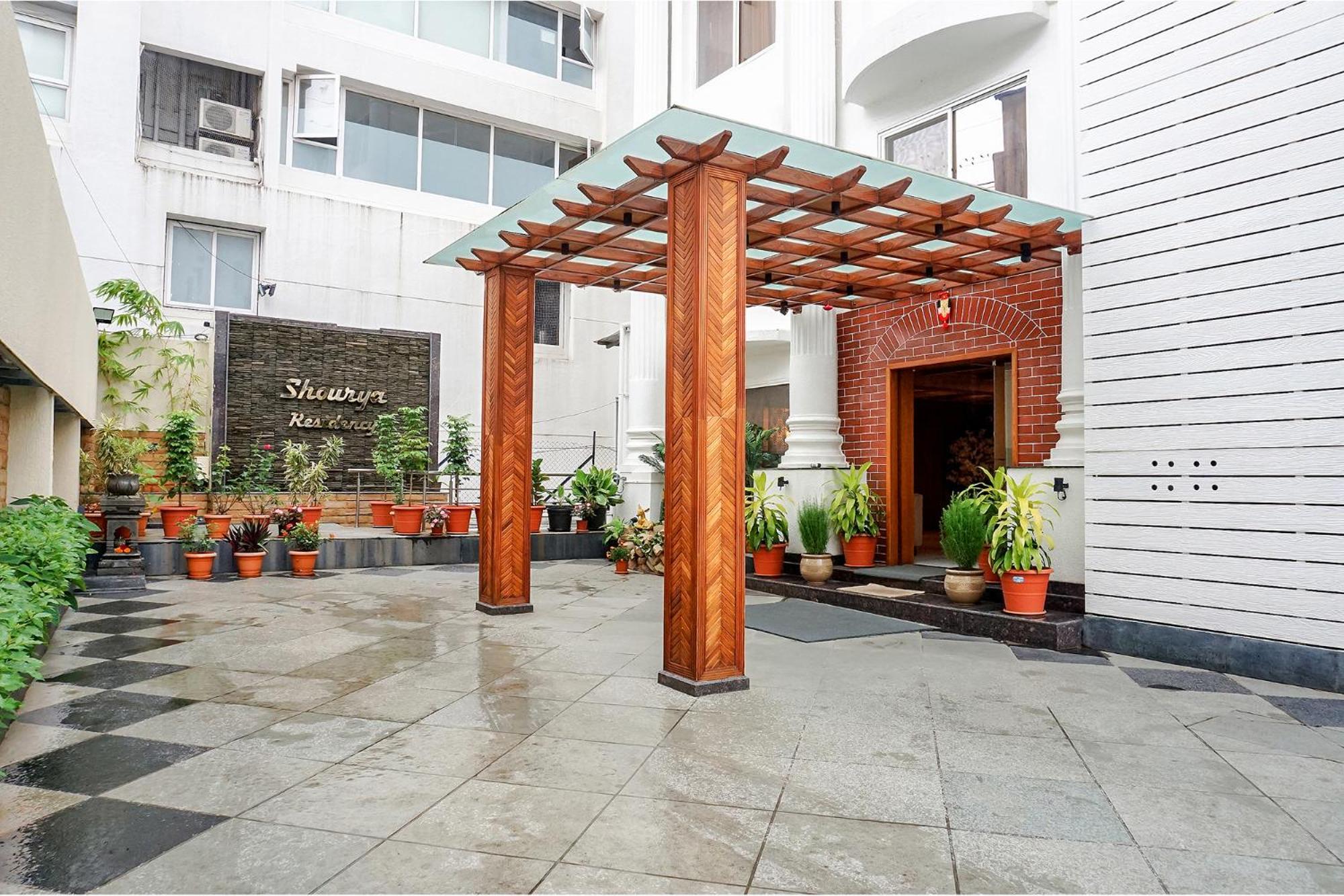 Fabhotel Prime Shourya Residency - Nr Maharshi Karve Museum Pune Exteriör bild